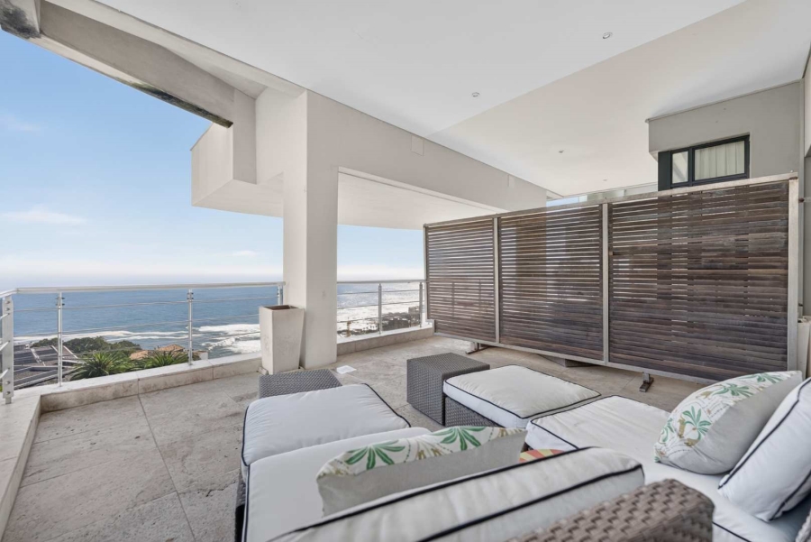 8 Bedroom Property for Sale in Bantry Bay Western Cape